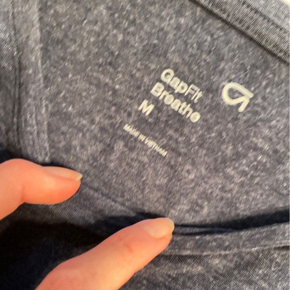 GAP Fit Blue Muscle Tank Size Medium - Picture 4 of 7